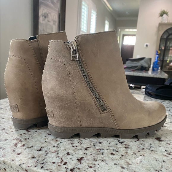 Sorel Joan of Arctic Wedge Booties sz 9.5! - Picture 2 of 6